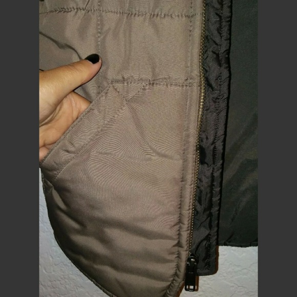 Gap Zippered Quilted With Pockets Puffy Vest - Picture 7 of 8